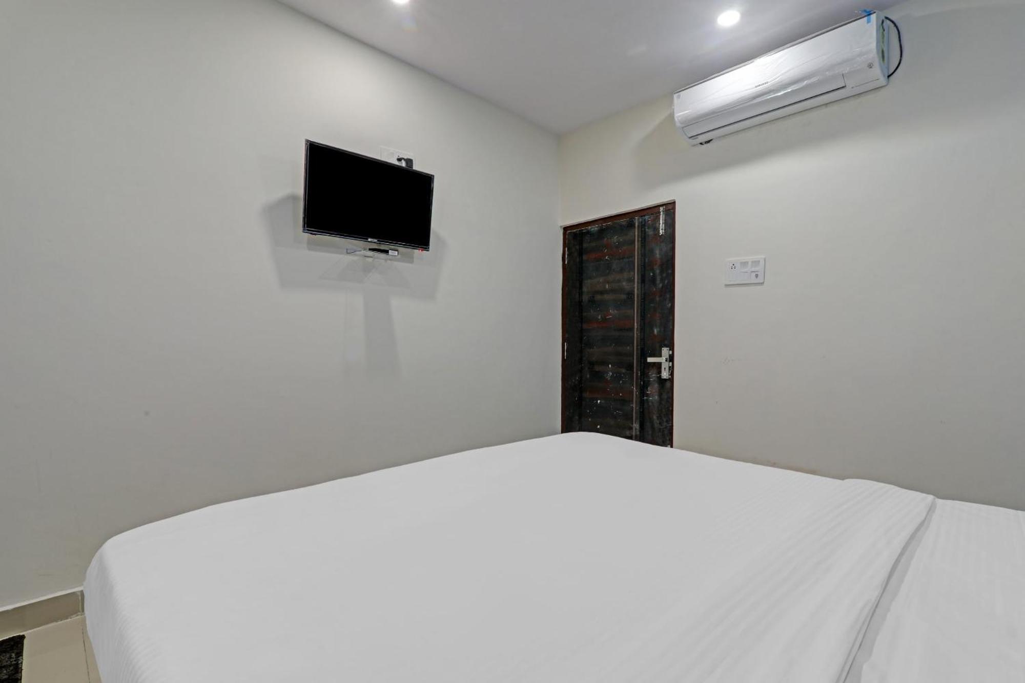 Hotel O Rudra Palace Near Phoenix United 러크나우 외부 사진