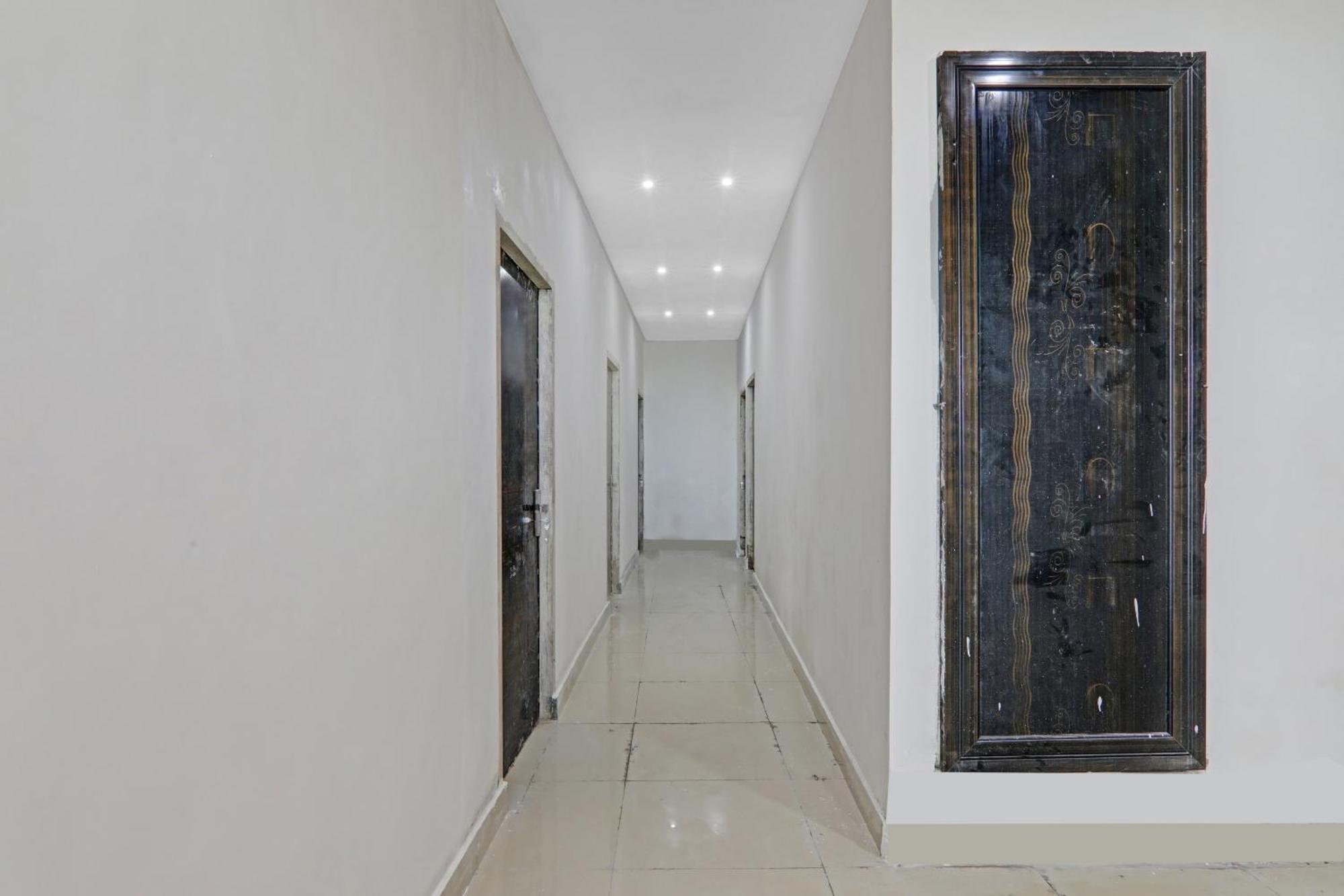 Hotel O Rudra Palace Near Phoenix United 러크나우 외부 사진